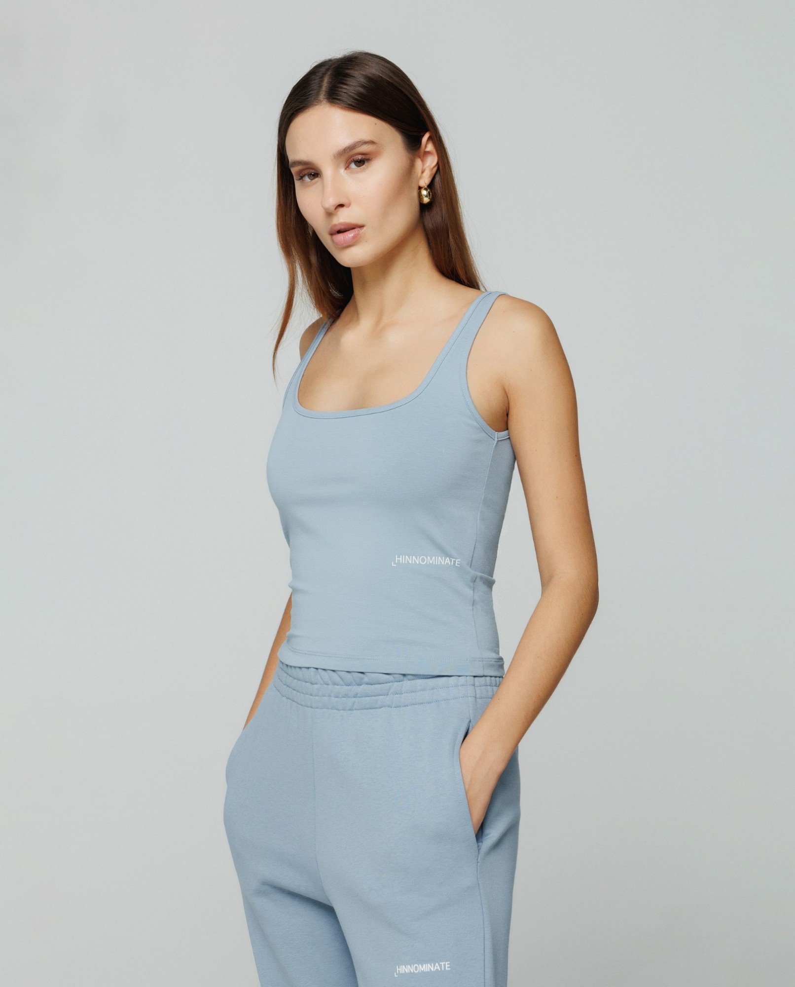 Canotta in bielastico con scollo squadrato • Azzurro polvere