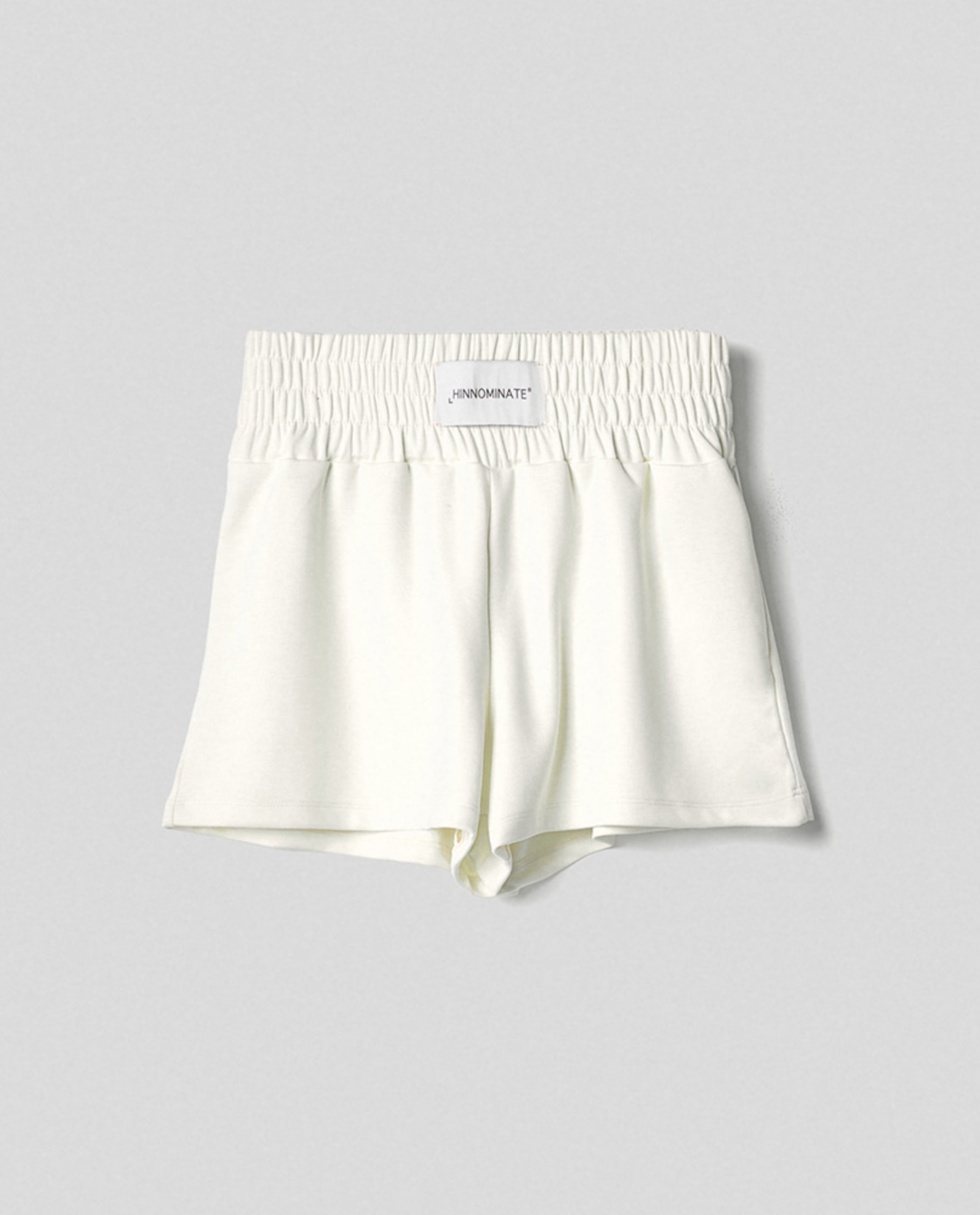 Shorts in modal • Off white