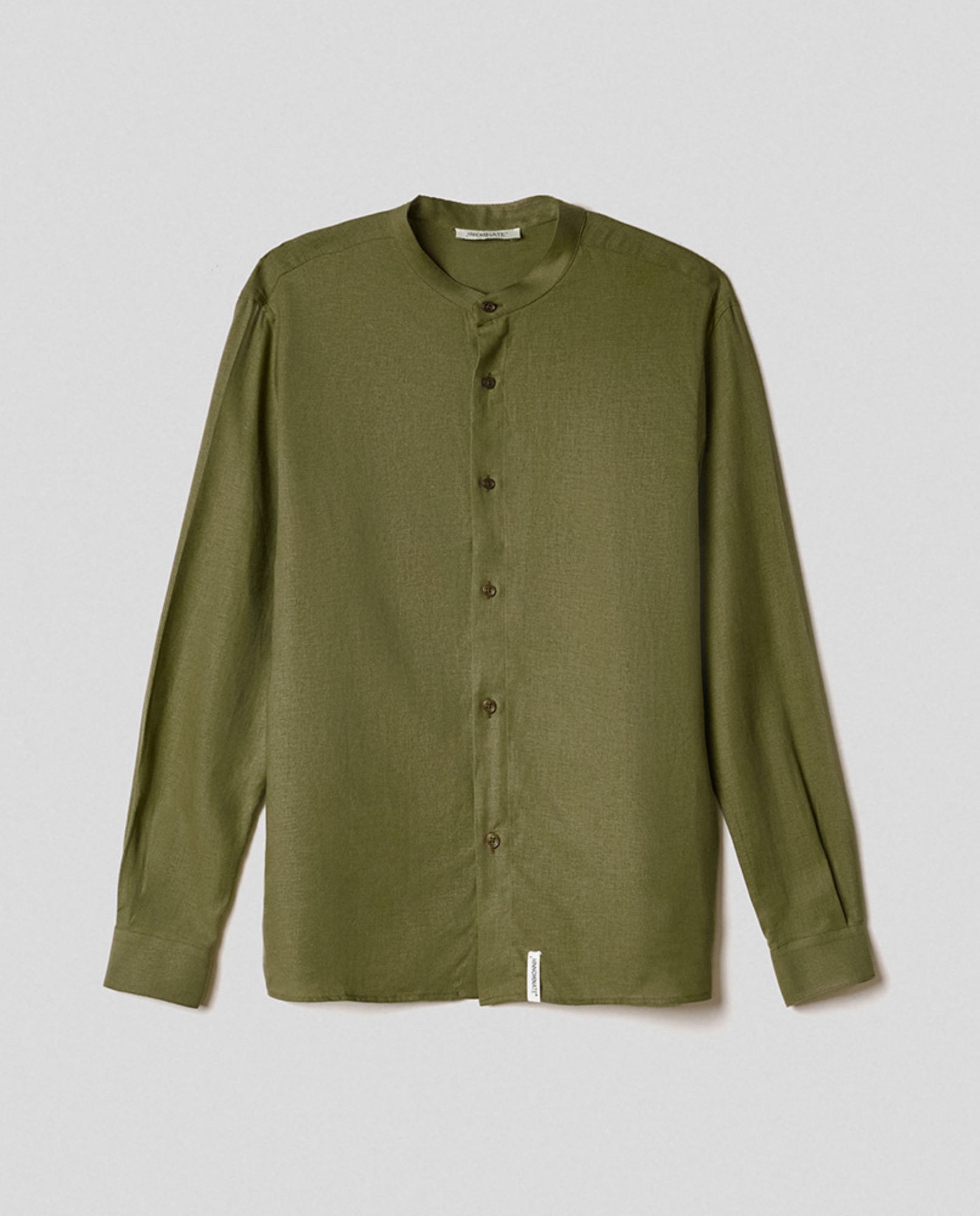 Camicia in lino con collo alla coreana • Muschio