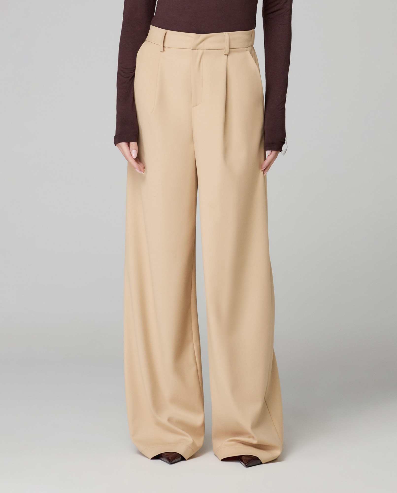 Pantalone Over In Twill Con Pences E Elastico Sul Dietro • Beige Sand