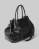 Immagine di Borsa Grande In Ecopelle Con Placchetta In Metallo • Nero