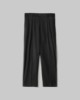 Pantalone Fit Morbido Con Pieghe Sul Davanti • Nero