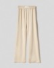 Immagine di PANTALONE IN MODAL A ZAMPETTA CON CINTO ALTO CON ETICHETTA SUL DAVANTI